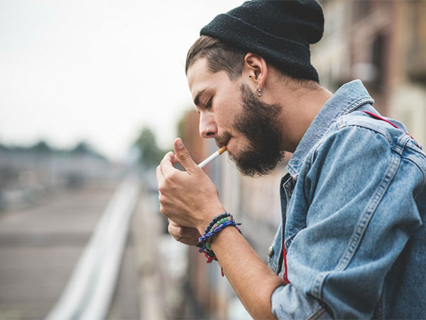 إلى كل المدخنين، هذه باقة من النصائح الرمضانيّة التي تمنع العصبيّة من التسلل إليك